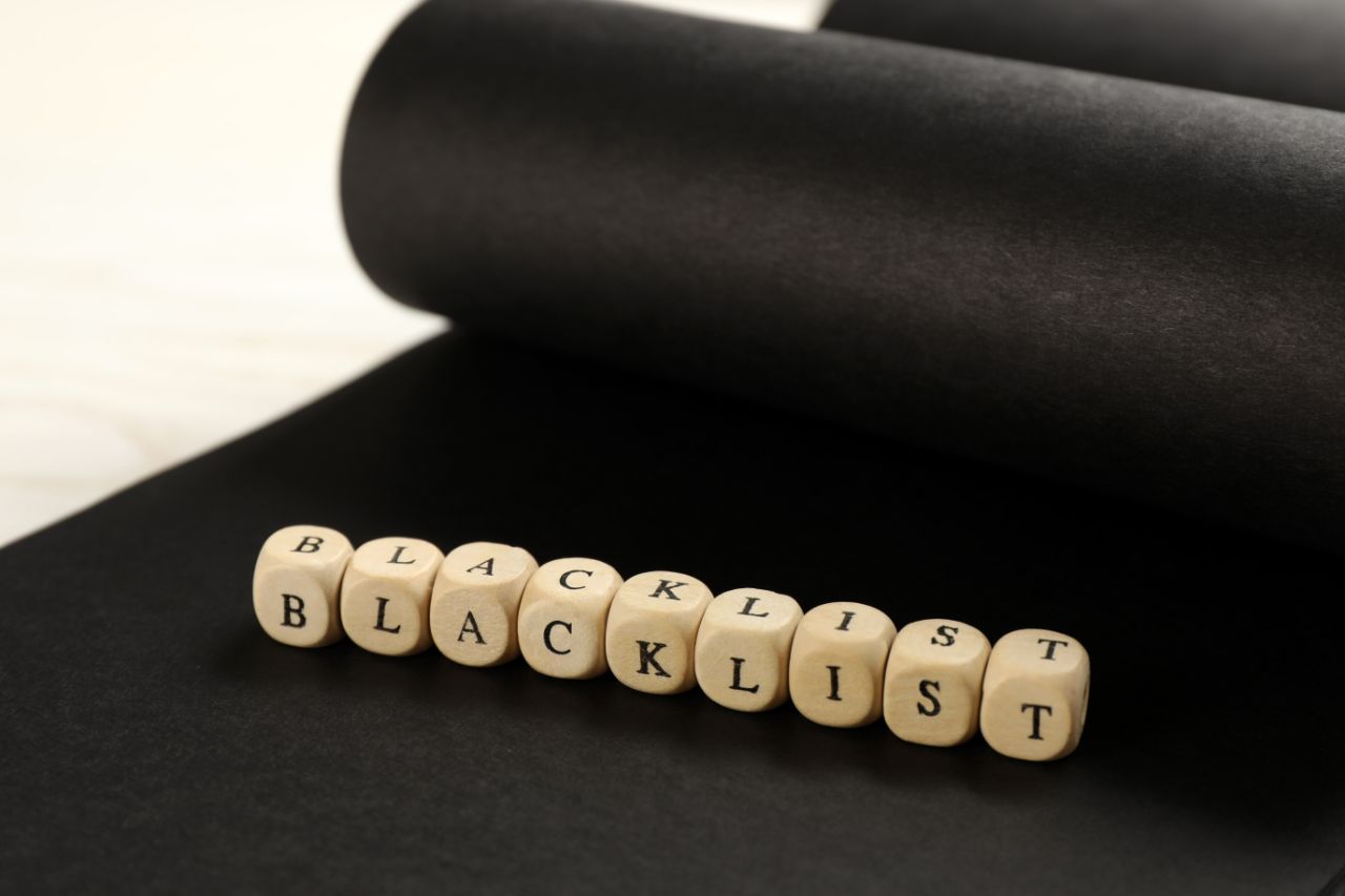 Entenda tudo sobre a blacklist
